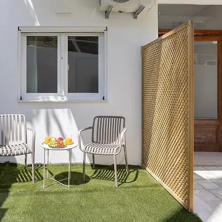 Stylish Stay, Walk To & Cafes Διαμέρισμα *