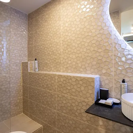 Stylish Stay, Walk To Beach&cafés Appartamento *